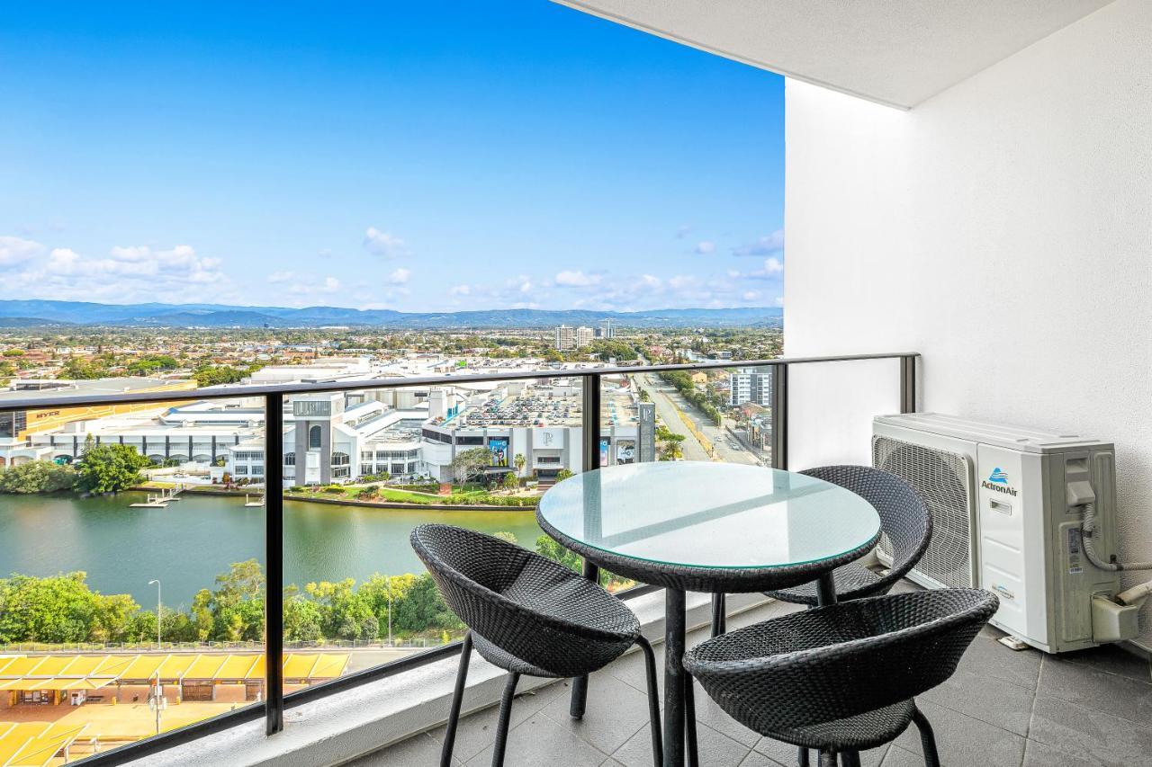 Sierra Grand Broadbeach - Self Contained & Privately Managed Apartments Голд-Кост Екстер'єр фото