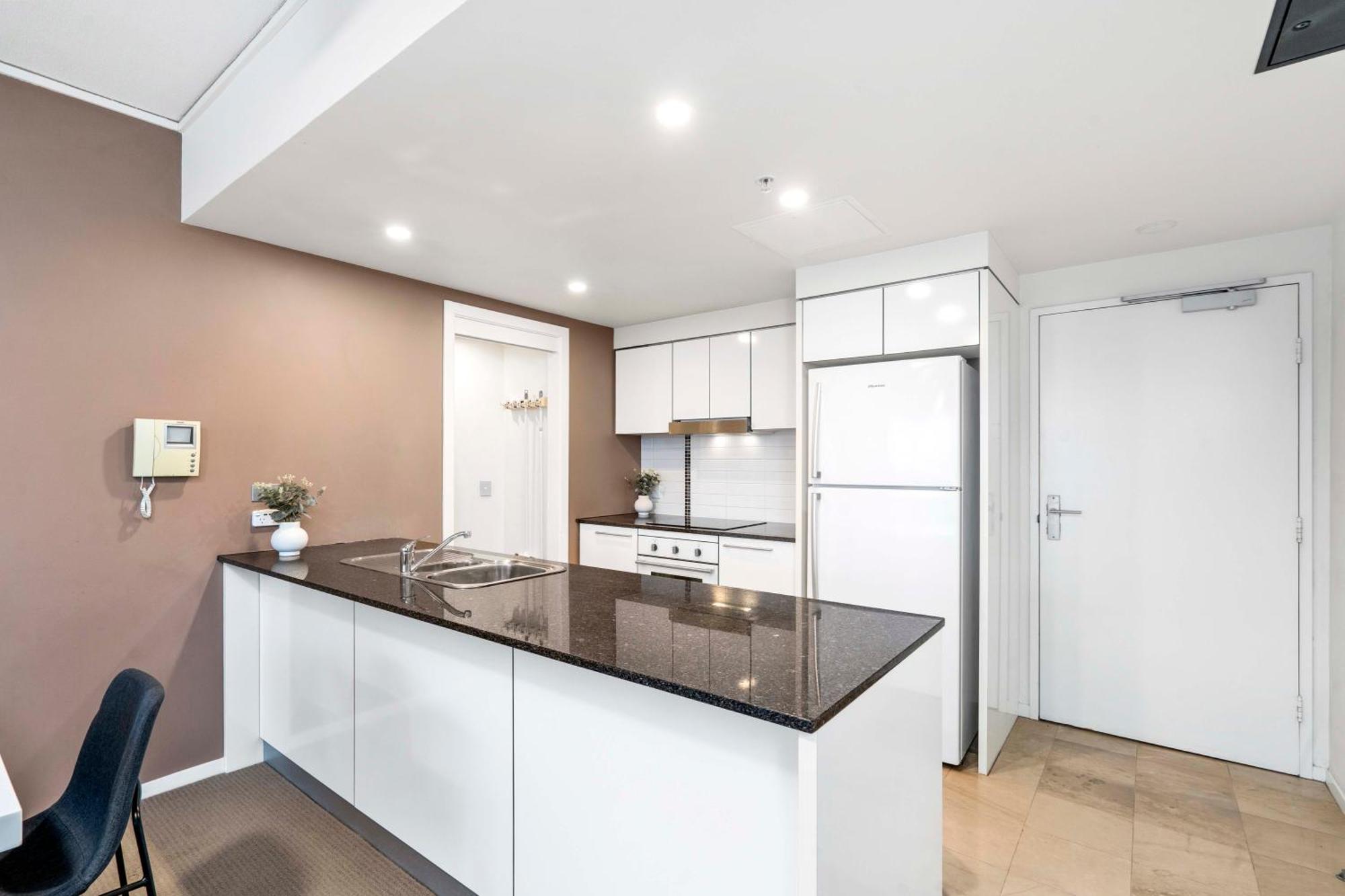 Sierra Grand Broadbeach - Self Contained & Privately Managed Apartments Голд-Кост Екстер'єр фото