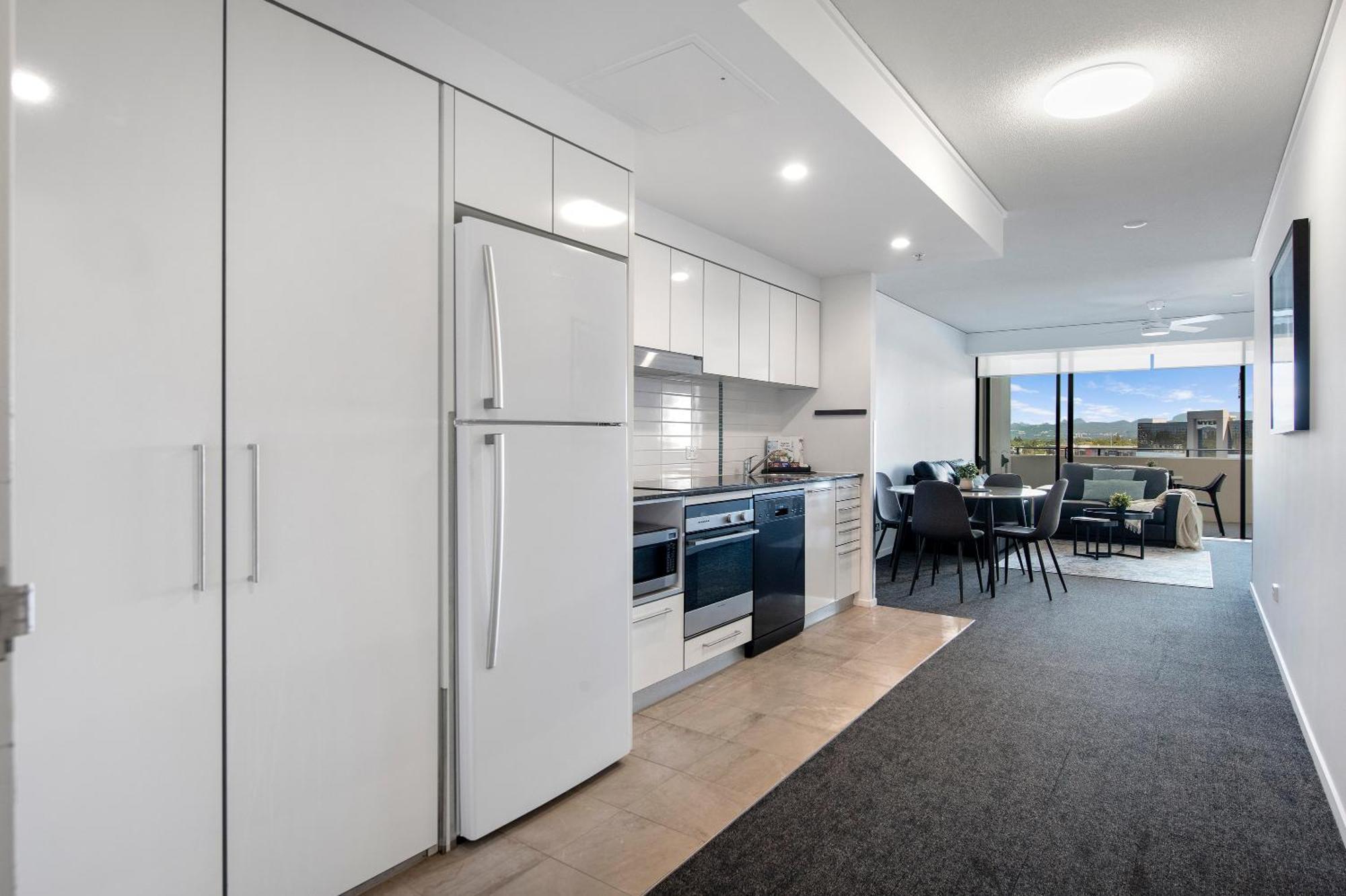 Sierra Grand Broadbeach - Self Contained & Privately Managed Apartments Голд-Кост Екстер'єр фото